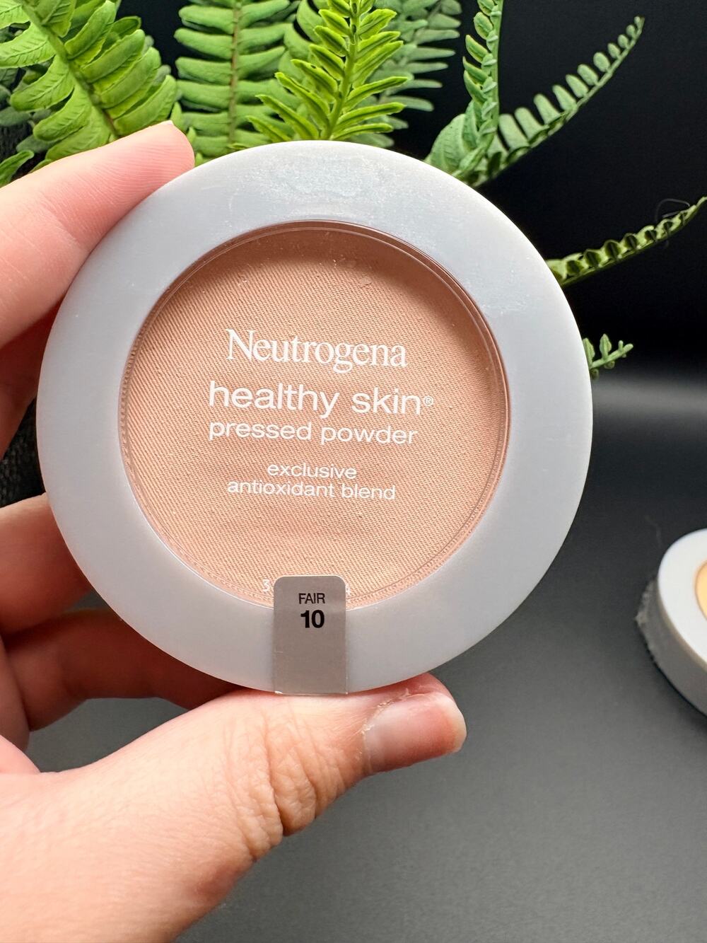 Neutrogena Healthy Skin Pressed Powder - Fair 10 (Brand New/Sealed)
